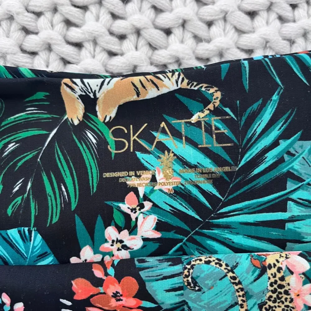 Skatie• ‘Kelly’ Bikini Bottom ‘Paradise’ Hawaiian  Print